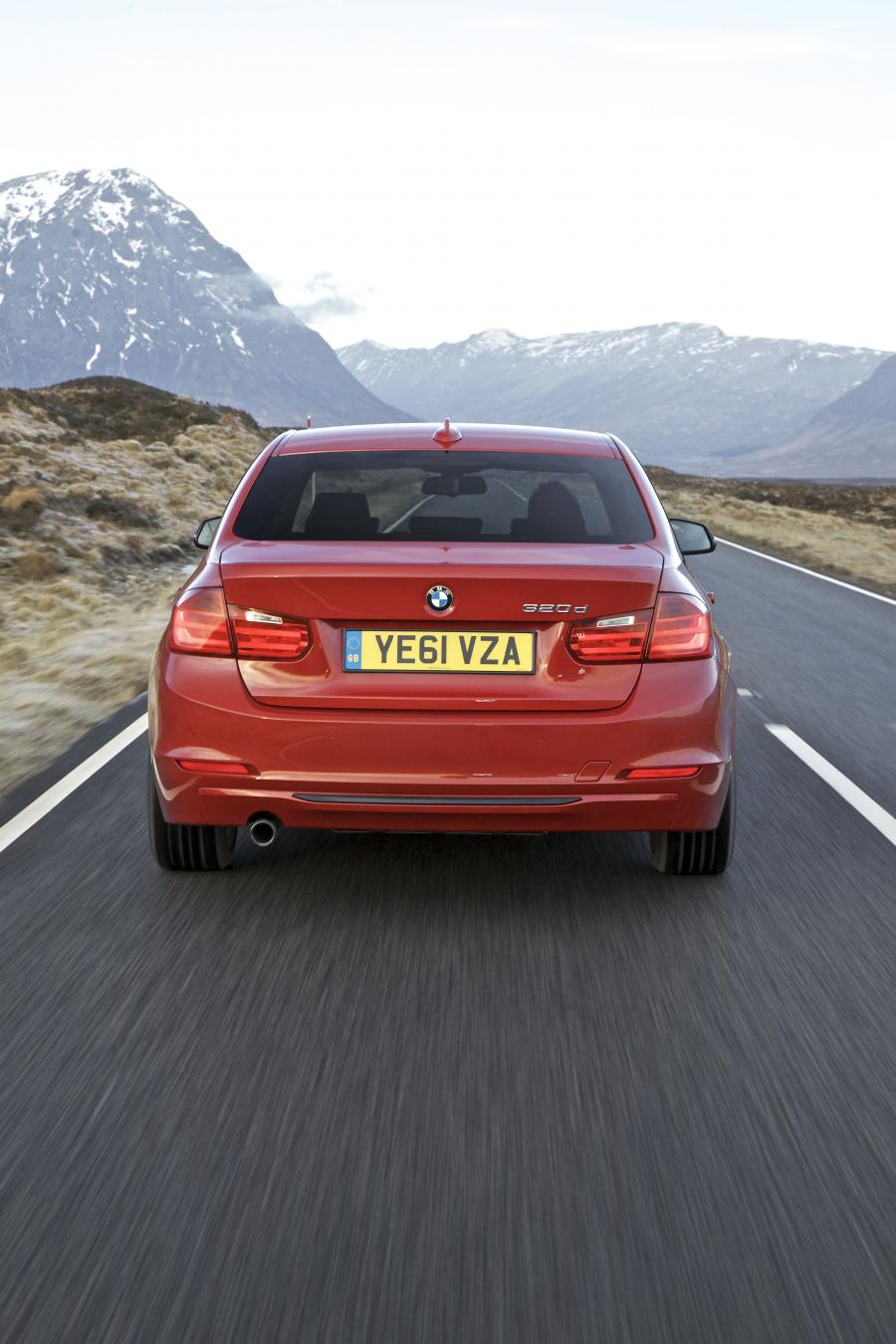  BMW 320d Sport 2012 года  (UK) (фото 18 из 28)